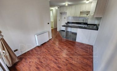 Arriendo departamento en Macul con 2 dormitorios, 1 baño, estacionamiento y bodega, a pasos del metro Camino Agrícola