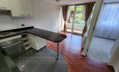 Arriendo departamento en Macul con 2 dormitorios, 1 baño, estacionamiento y bodega, a pasos del metro Camino Agrícola