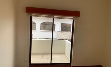 CASA EN RENTA EN MIRASIERRA