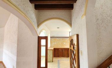 Casa con  diseño Mexicano Contemporáneo, en Fracc privado Tres Pasos.