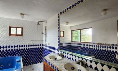 Casa con  diseño Mexicano Contemporáneo, en Fracc privado Tres Pasos.