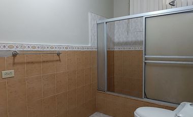 Se Alquila Mini Suite en planta baja de 1 solo ambiente en Urdesa Central