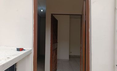 Se Alquila Mini Suite en planta baja de 1 solo ambiente en Urdesa Central