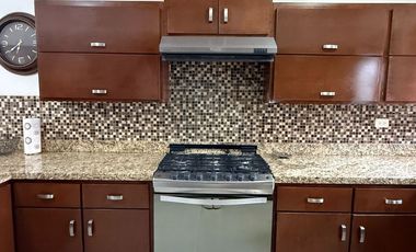 CASA DE UN PISO AMUEBLADA Y EQUIPADA