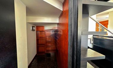 En Renta Penthouse Dúplex 600 m², 4 Dorm. - Monteserrín - Frente Al Ekopark