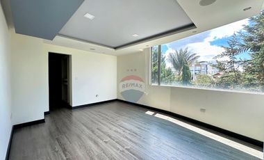 En Renta Penthouse Dúplex 600 m², 4 Dorm. - Monteserrín - Frente Al Ekopark
