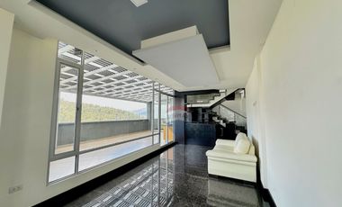 En Renta Penthouse Dúplex 600 m², 4 Dorm. - Monteserrín - Frente Al Ekopark