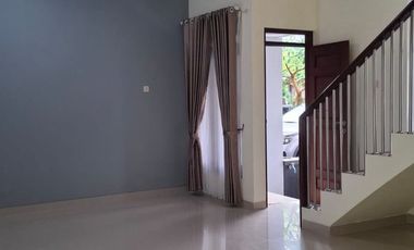 Rumah Tinggal 2 Lantai dalam Perum Grand Tlogoadi Mlati Sleman