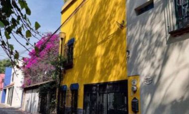 VENTA DE CASA DE 4 PISOS EN CALLEJÓN DEL HUERTO,  CHIMALISTAC