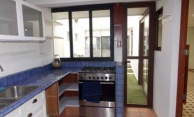 VENTA DE CASA DE 4 PISOS EN CALLEJÓN DEL HUERTO,  CHIMALISTAC