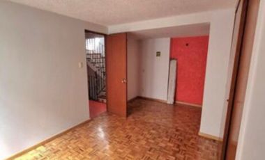VENTA DE CASA DE 4 PISOS EN CALLEJÓN DEL HUERTO,  CHIMALISTAC