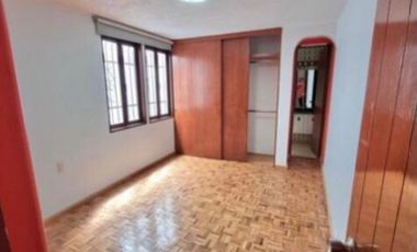 VENTA DE CASA DE 4 PISOS EN CALLEJÓN DEL HUERTO,  CHIMALISTAC