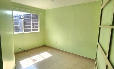 Vendo casa habitación con tres departamentos en la Colonia Agrícola Oriental, alcaldía Iztacalco, CDMX.