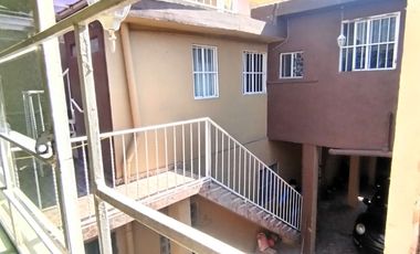 Vendo casa habitación con tres departamentos en la Colonia Agrícola Oriental, alcaldía Iztacalco, CDMX.