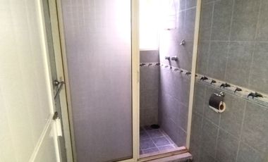 Vendo casa habitación con tres departamentos en la Colonia Agrícola Oriental, alcaldía Iztacalco, CDMX.