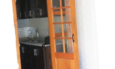 SE VENDE CASA 3 DORMITORIOS 1 BAÑO Y ESTACIONAMIENTO
