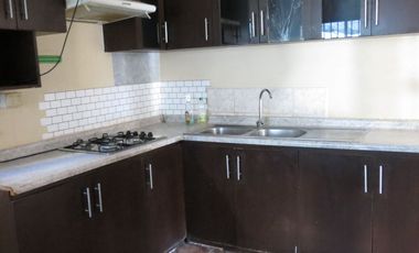 SE VENDE CASA 3 DORMITORIOS 1 BAÑO Y ESTACIONAMIENTO