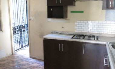 SE VENDE CASA 3 DORMITORIOS 1 BAÑO Y ESTACIONAMIENTO