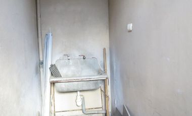 SE VENDE CASA 3 DORMITORIOS 1 BAÑO Y ESTACIONAMIENTO