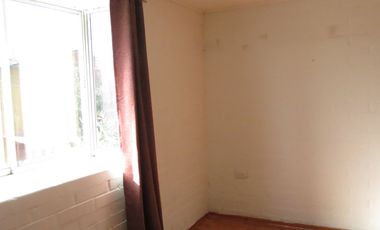 SE VENDE CASA 3 DORMITORIOS 1 BAÑO Y ESTACIONAMIENTO