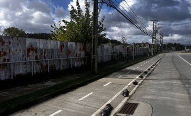 Se vende Excelente sitio con 106 mts de frente a calle, Valdivia, Chile
