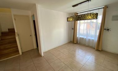 Casa de 4D-3B-2E en Microbarrio de Villa Jardines de Santa María, Maipú.