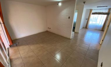 Casa de 4D-3B-2E en Microbarrio de Villa Jardines de Santa María, Maipú.