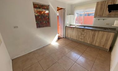 Casa de 4D-3B-2E en Microbarrio de Villa Jardines de Santa María, Maipú.