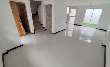 🏠 CASA 2 PLANTAS 3 DORMITORIOS CON TERRAZA -  $76,000.oo (Marianitas de Calderón)