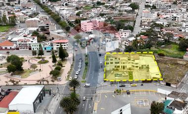 Se Renta amplio Local Comercial Esquinero, Ibarra