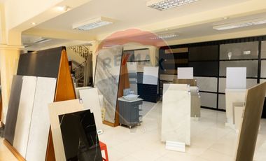 Se Renta amplio Local Comercial Esquinero, Ibarra