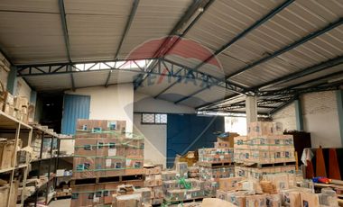 Se Renta amplio Local Comercial Esquinero, Ibarra