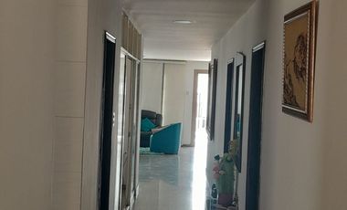 VENDO AMPLIA CASA EN BARRIO BETANIA CON 4 ALCOBAS Y AREA DE 320 MTS