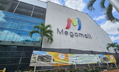 LOCAL COMERCIAL C.C MEGAMALL