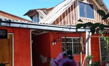 Casa con terreno de 390 m2 y dos casas adicionales más jardín a precio rebajado