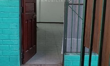 Casa con terreno de 390 m2 y dos casas adicionales más jardín a precio rebajado