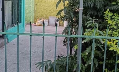 Casa con terreno de 390 m2 y dos casas adicionales más jardín a precio rebajado