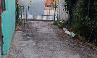 Casa con terreno de 390 m2 y dos casas adicionales más jardín a precio rebajado