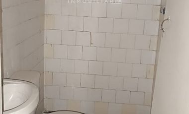 Casa con terreno de 390 m2 y dos casas adicionales más jardín a precio rebajado