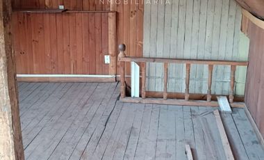 Casa con terreno de 390 m2 y dos casas adicionales más jardín a precio rebajado
