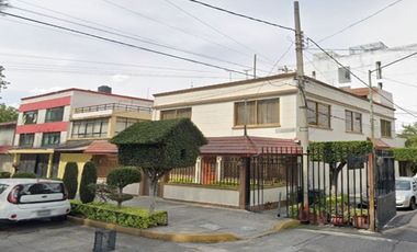 Casa en Venta. Jardín Balbuena, Venustiano Carranza, Ciudad de México. Remate Hipotecario.