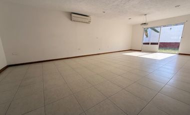 Amplia y linda casa en pequeña privada zona cercana a Plaza las Americas Villahermosa Tabasco