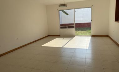 Amplia y linda casa en pequeña privada zona cercana a Plaza las Americas Villahermosa Tabasco
