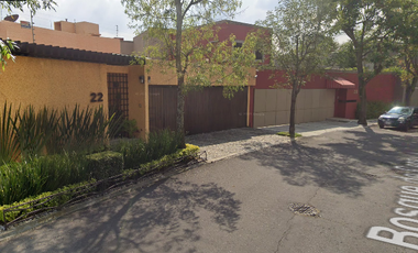 Hermosa y Amplia casa en Fraccionamiento Bosque de las Lomas CDMX, Excelente ubicación 10 min de la Santa Fe, av. Reforma, plazas comerciales de lujo