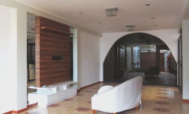 CASA 3 PISOS EN VENTA 150 M2 CALLE SAGITARIO - ATE