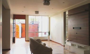 CASA 3 PISOS EN VENTA 150 M2 CALLE SAGITARIO - ATE