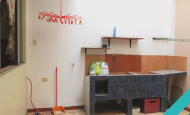 CASA 3 PISOS EN VENTA 150 M2 CALLE SAGITARIO - ATE