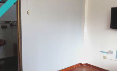 CASA 3 PISOS EN VENTA 150 M2 CALLE SAGITARIO - ATE