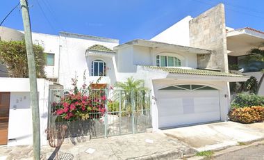 Casa en Venta. Costa de Oro, Veracruz, Veracruz. Remate Hipotecario.