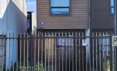 Se Arrienda casa de dos pisos en Av. Nueva San Luis